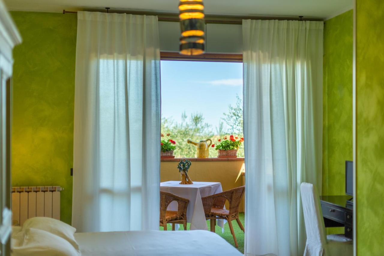 Locanda Belvedere Saludecio エクステリア 写真