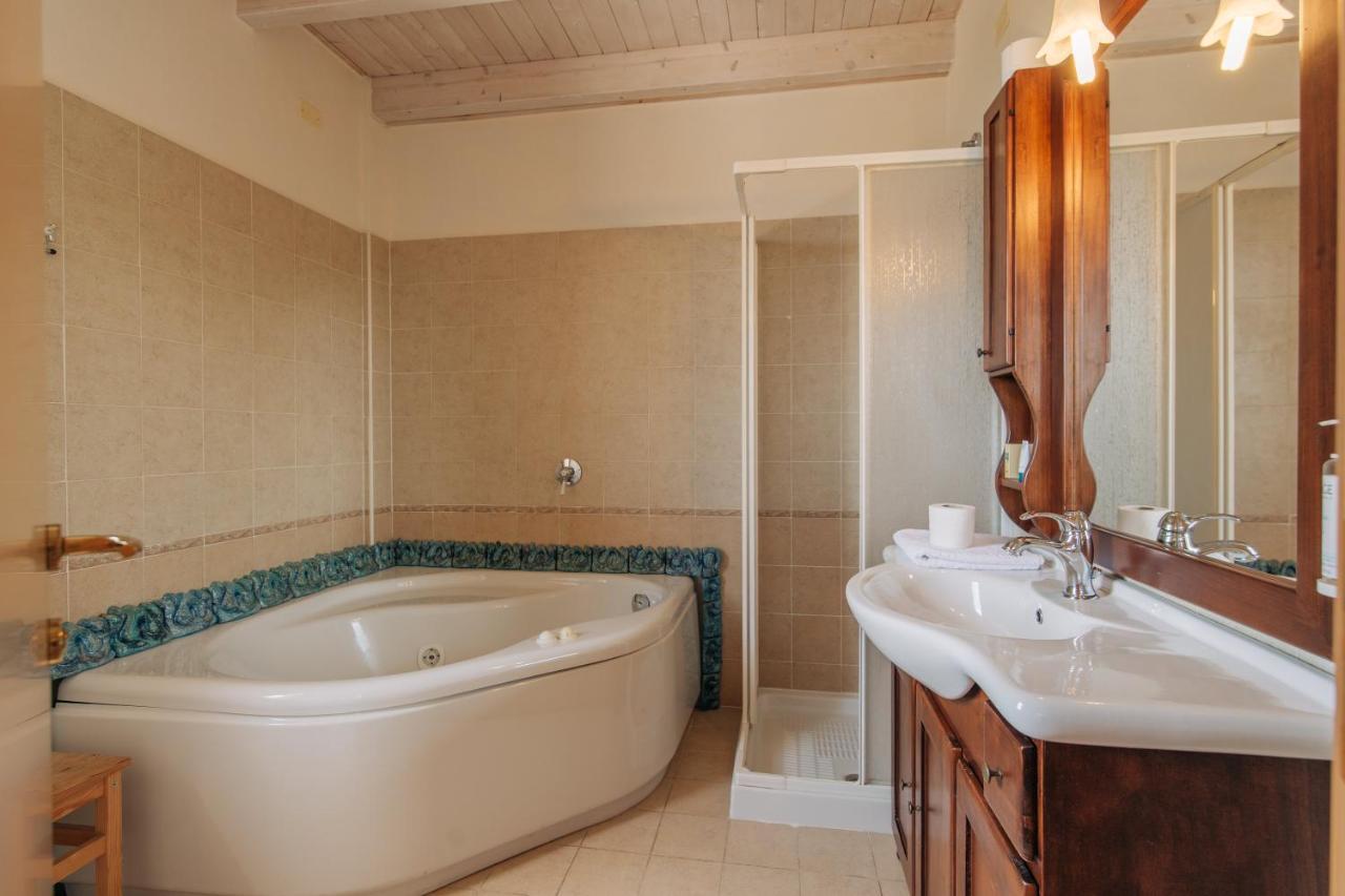 Locanda Belvedere Saludecio エクステリア 写真