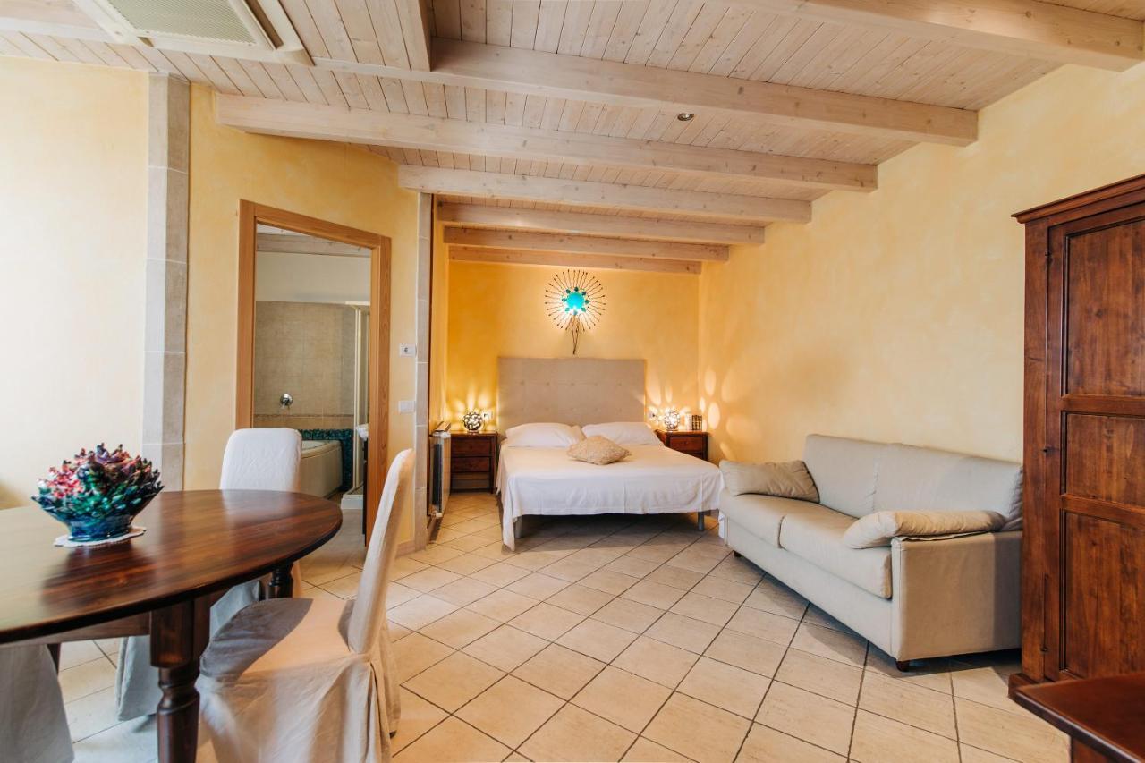 Locanda Belvedere Saludecio エクステリア 写真