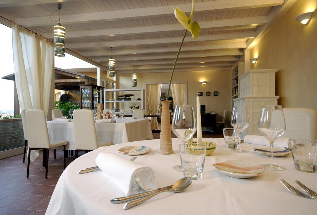 Locanda Belvedere Saludecio エクステリア 写真