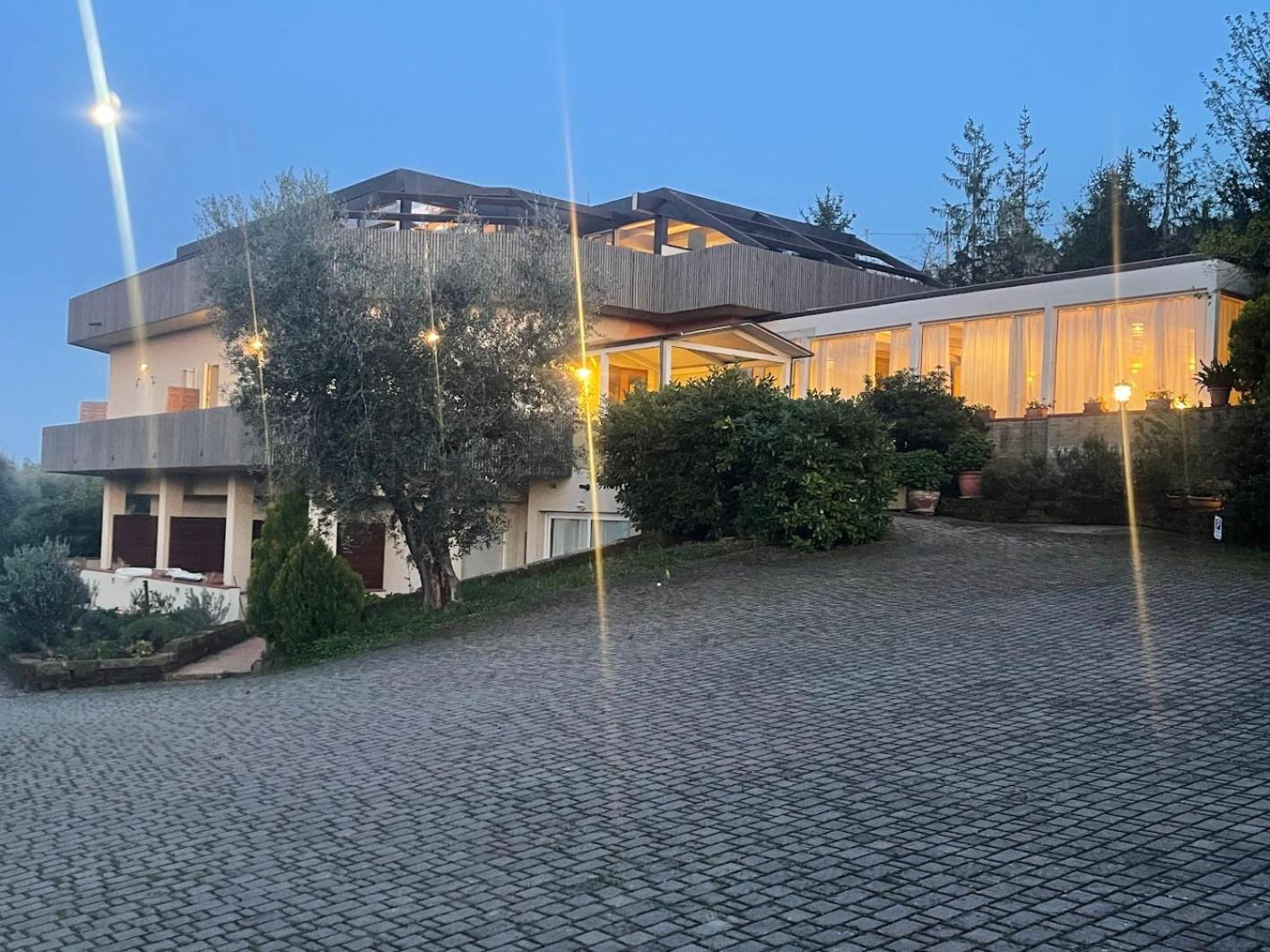 Locanda Belvedere Saludecio エクステリア 写真