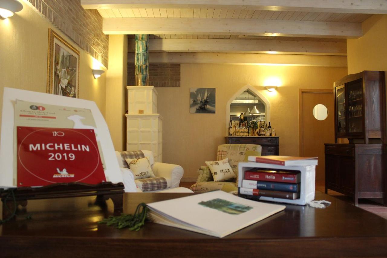 Locanda Belvedere Saludecio エクステリア 写真
